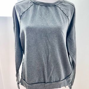 Zella long sleeve grey sweater